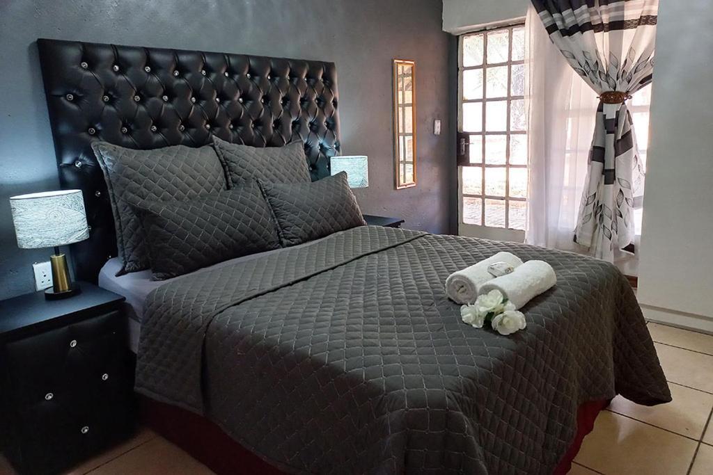 Queens Palace Pretoria Bilik gambar