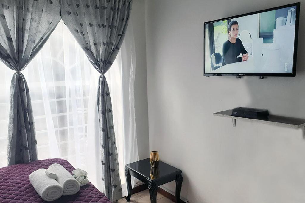 Queens Palace Pretoria Bilik gambar
