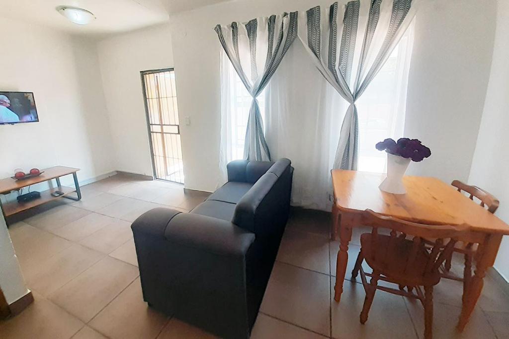 Queens Palace Pretoria Bilik gambar